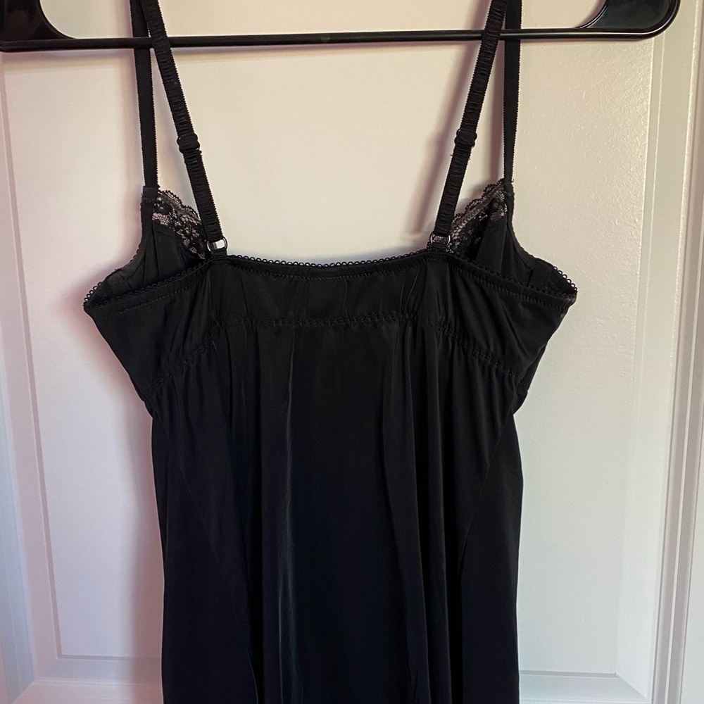 Cosmopolitan Slip - Picture 6 of 8